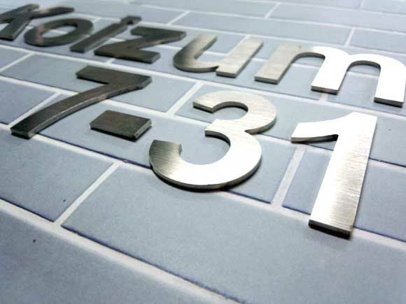 スタッド付き切り文字 英数字 文字を浮かせないタイプ Lサイズ | 切り